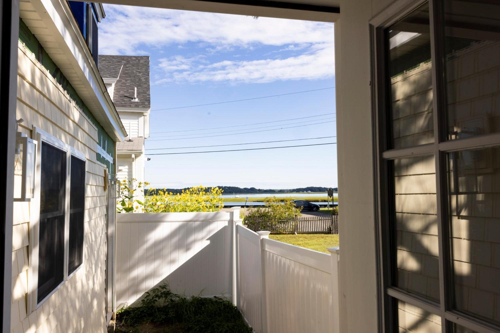Bright 4Br Beach House, Pine Point Perfection Scarborough Exteriör bild